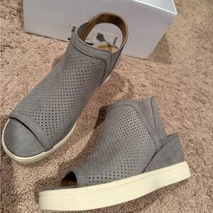 Sonoma Wedge Open Toe Shoes